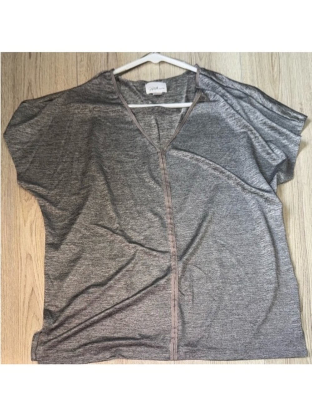 Jaclyn smith grey gray short sleeve shirt top
